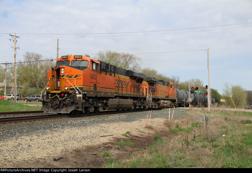 BNSF 6902 East